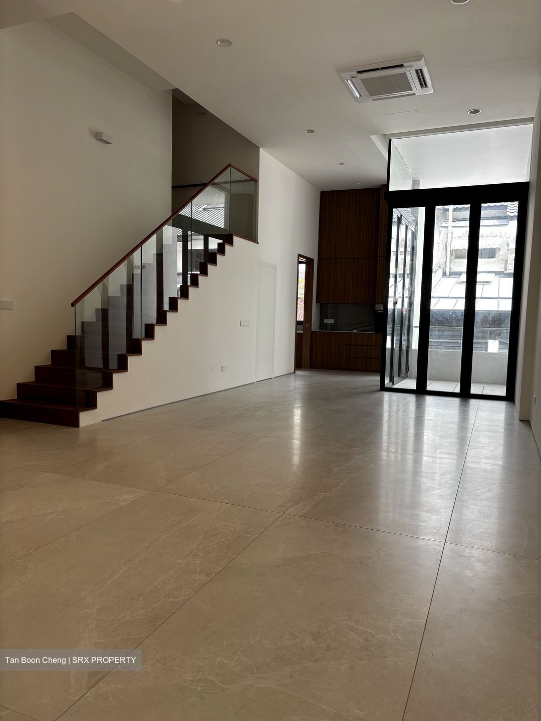 Opera Estate (D15), Terrace #480505511